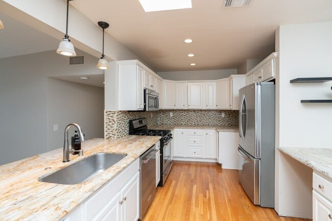 Building Photo - 3 Bedroom Home with Solar in Bay Park