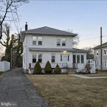 Building Photo - 1108 E Landis Ave