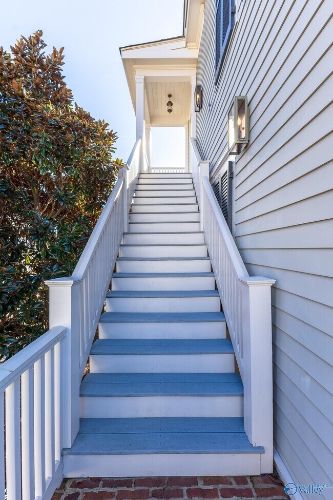 Foto del edificio - 32 Hillcrest Ave NW