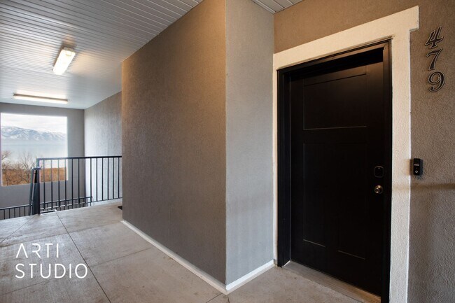 Building Photo - Beautiful Condo in Vineyard