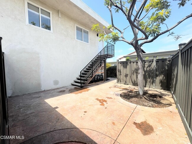 Building Photo - 1921 Colonia Pl