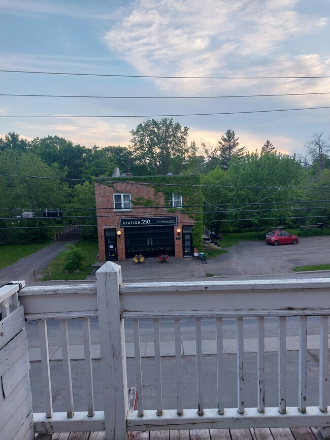 Building Photo - 199 Rt Du Long-Sault