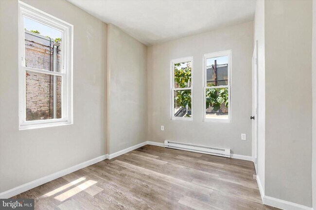 Foto del edificio - 3114 Custer St