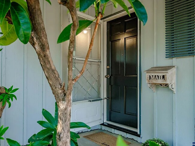 Foto del edificio - 2410 NW Wayland St