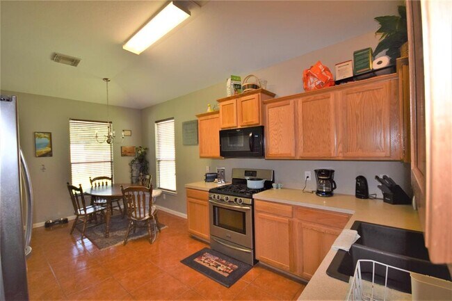 Building Photo - 21510 Falvel Misty Dr