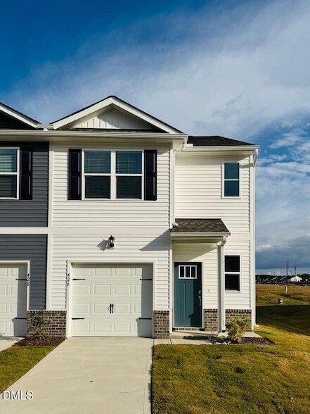 Building Photo - 426 Belgian Red Wy