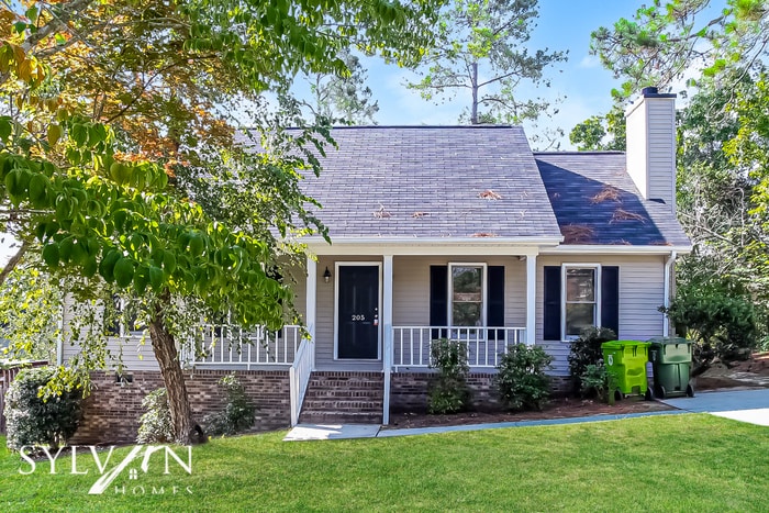 Primary Photo - Fall in love with this beautiful 3BR 2BA h...
