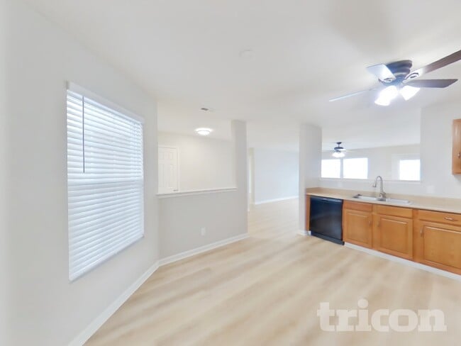 Building Photo - 9544 W Campfire Dr