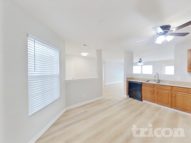 Foto del edificio - 9544 W Campfire Dr