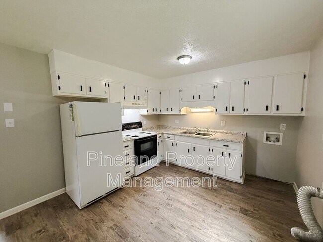 Foto del edificio - 2233 Delta Dr