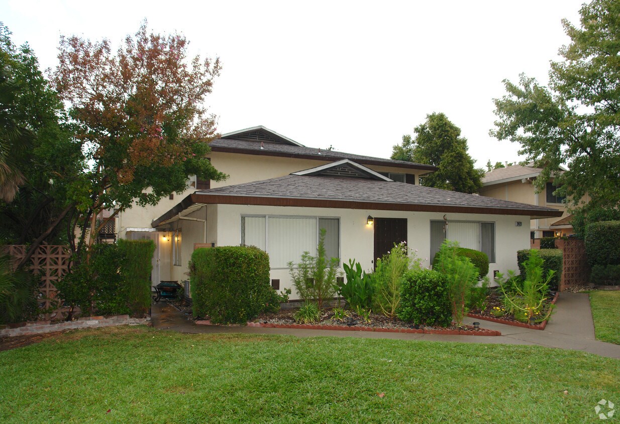 Foto del edificio - 2421 Northrop Ave