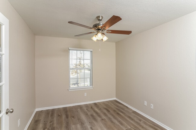 Building Photo - 10418 Castello Cyn