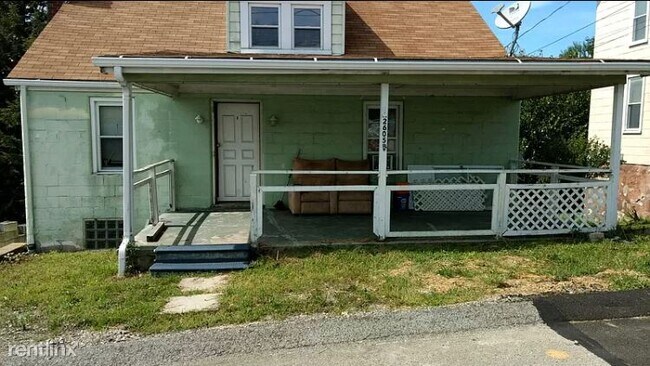 Building Photo - 3 br, 1 bath House - 2605 Vancouver St