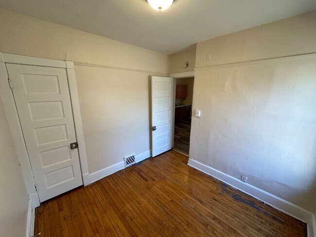 Foto del edificio - 2437-2439 N 37th St. (Duplex)