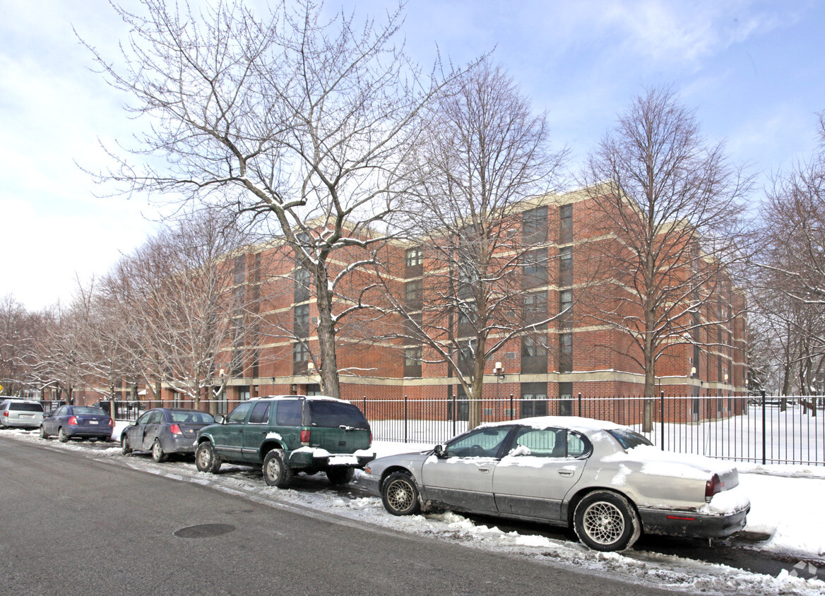 Primary Photo - Daniel Hudson Burnham Apartments