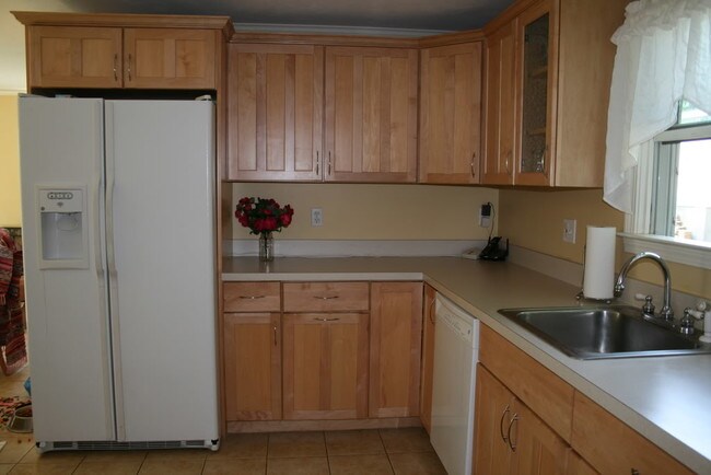 Building Photo - 34 S Worcester St