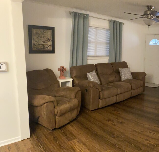Foto del edificio - 3701 Porter Ave