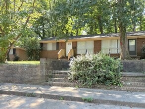Building Photo - 628 Camrose Dr