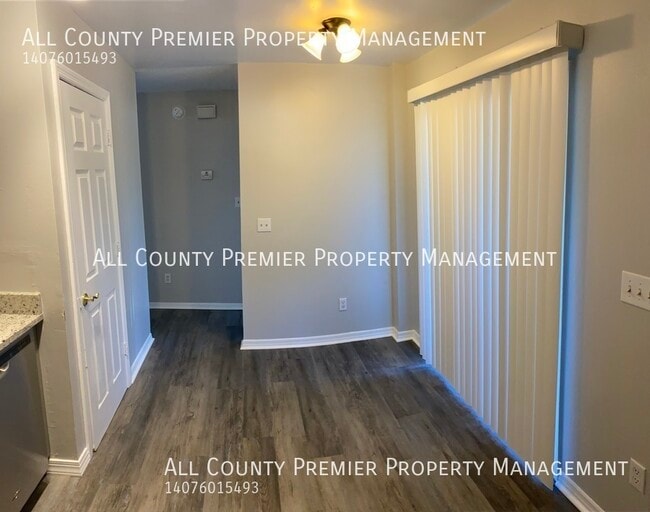 Foto del edificio - 1215 Ravida Cir