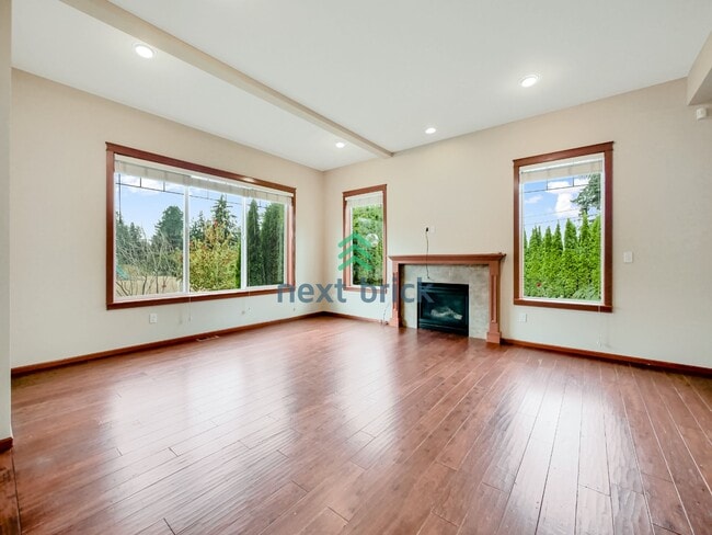 Building Photo - 4 Bed and 3 Bath Lake View Single-family Home is Available for Rent!