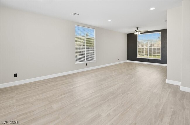 Building Photo - 747 Canyon Crest Dr