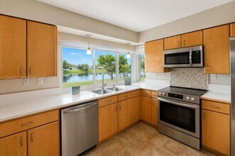 Building Photo - 15445 SW 99th Ave