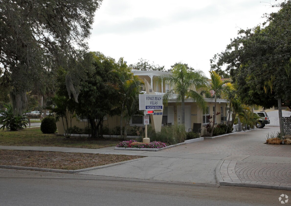 Primary Photo - 501 Venice Ave W