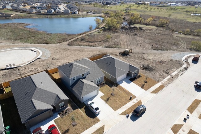 Foto del edificio - 8012 White Sulphur Rd