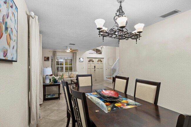 Foto del edificio - 1622 S Club Dr