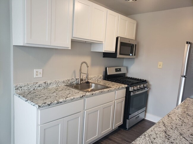 Building Photo - The Current and Swift Apartments at Riverdale