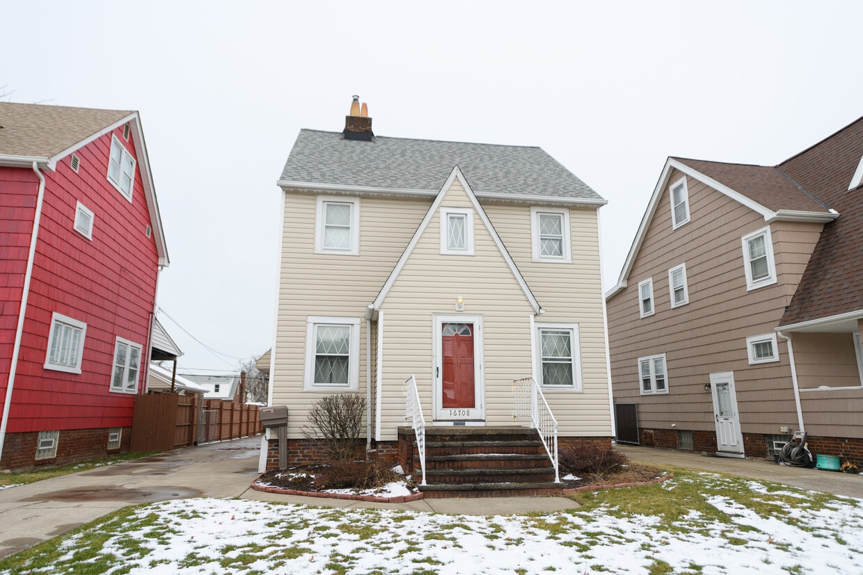 16708 Elsienna Ave, Cleveland, OH 44135 House Rental in Cleveland, OH