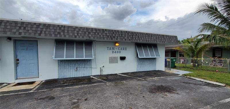 Primary Photo - 2400 SW 42nd Ave