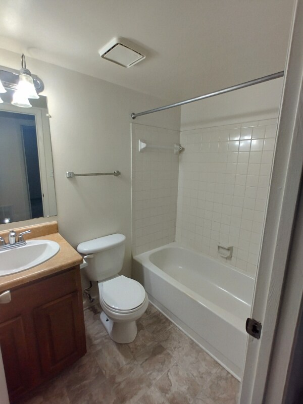 Foto del edificio - 600 Reusens Rd