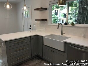 Foto del edificio - 423 W Woodlawn Ave