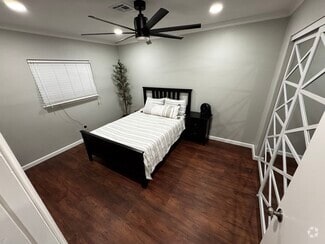 Building Photo - 414 Sunburst Dr