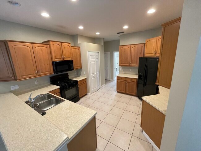Building Photo - 13442 Purple Finch Cir