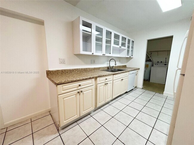 Foto del edificio - 560 SW 50th Terrace