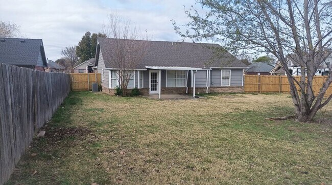 Foto del edificio - 11713 N 112th E Ave