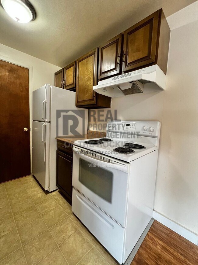 Building Photo - 1005 Robertson St