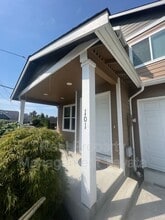 Building Photo - 289 15th St