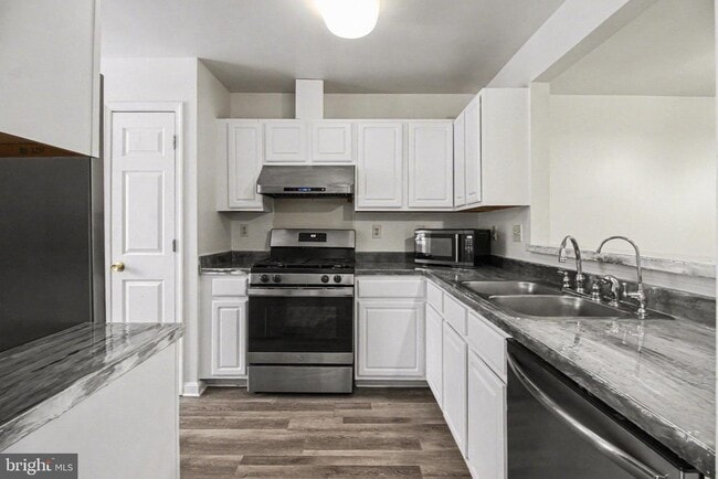 Building Photo - 6437 Terrace Ct