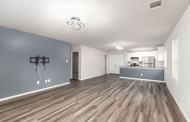 Foto del edificio - 5910 Lady Ln