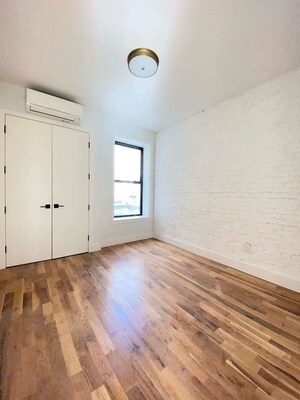 Building Photo - 1396 Saint Johns Pl