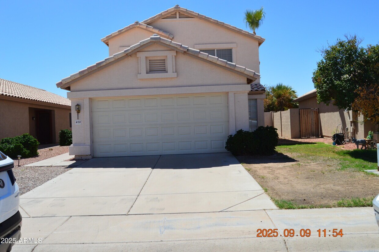 Foto principal - 4151 E Silverwood Dr