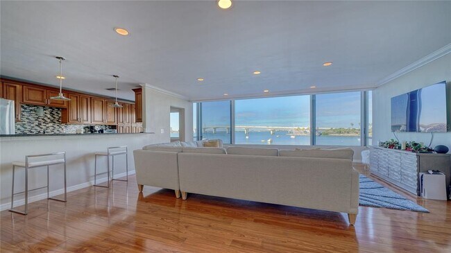 Building Photo - 226 Golden Gate Point
