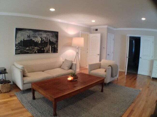 Sala de estar - 1226 FRANKLIN St