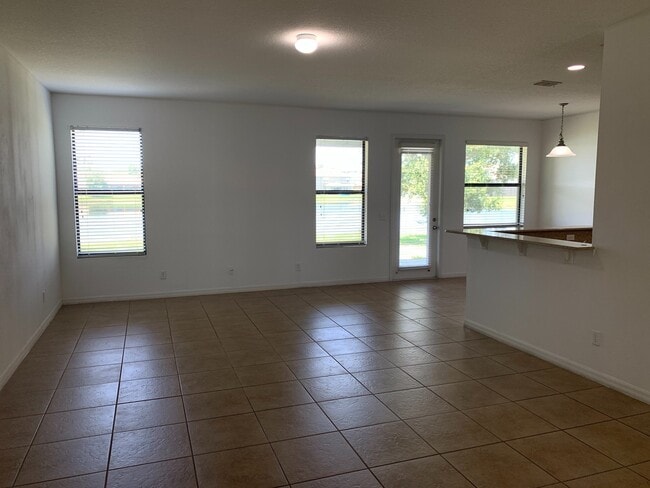 Building Photo - Northshore-2827 ScenicLane Kissimmee FL 34744