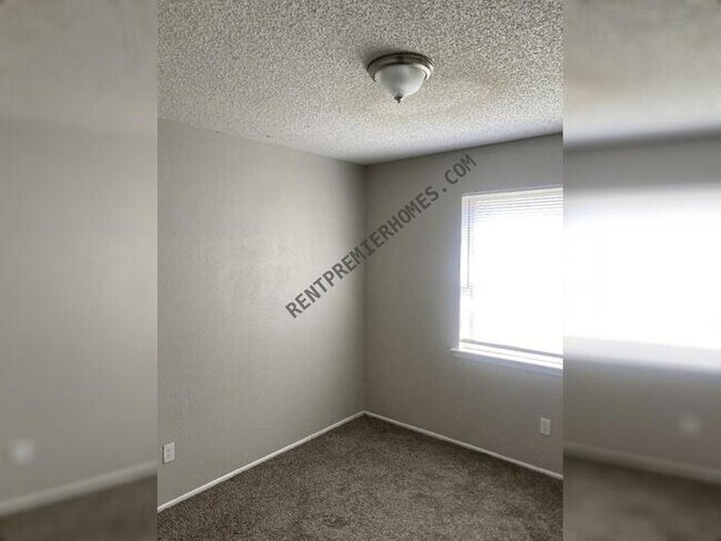Photo - 514 Glencairn Dr House