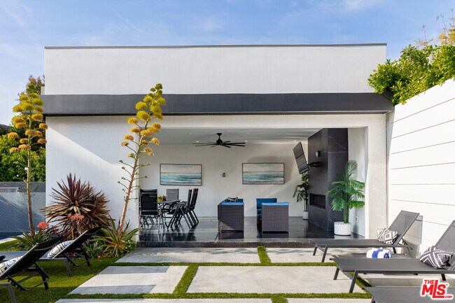 Foto del edificio - 6201 Lindenhurst Ave