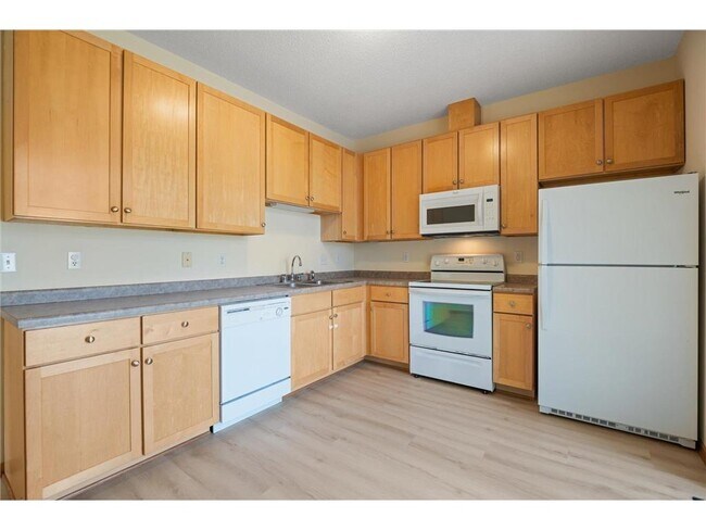 Building Photo - 2167 Village Trail